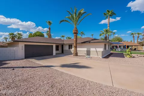 498 S Villa Nueva Dr, Litchfield Park, AZ 85340