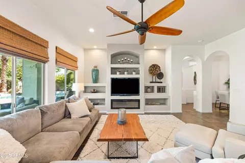 Living - 4450 E Carriage Ct, Gilbert, AZ 85297 photo 7 of 9