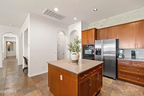 Kitchen - 4450 E Carriage Ct, Gilbert, AZ 85297 photo 7 of 9