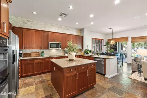 Kitchen - 4450 E Carriage Ct, Gilbert, AZ 85297 photo 5 of 9