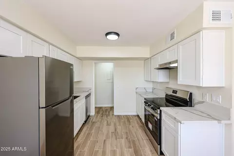 2255 W Wagon Wheel Dr, Phoenix, AZ 85021