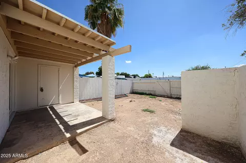 Exterior - 2255 W Wagon Wheel Dr, Phoenix, AZ 85021 photo 2 of 3