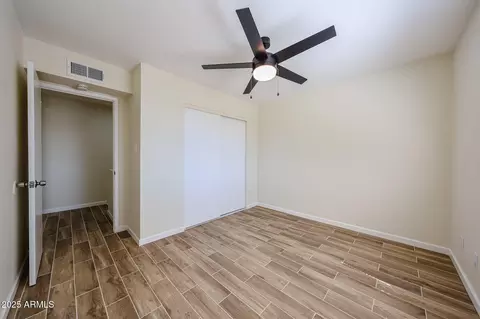 Bedroom - 2255 W Wagon Wheel Dr, Phoenix, AZ 85021 photo 5 of 6