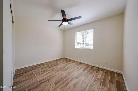 Bedroom - 2255 W Wagon Wheel Dr, Phoenix, AZ 85021 photo 4 of 6