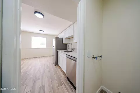 Entry Way - 2255 W Wagon Wheel Dr, Phoenix, AZ 85021 photo 1 of 3