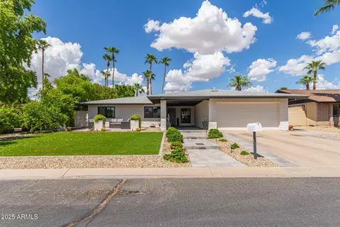 230 W Pintura Cir, Litchfield Park, AZ 85340