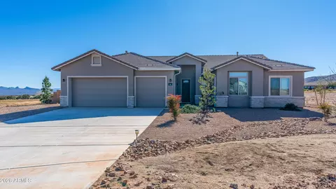 6760 E Vaquero Cir, Hereford, AZ 85615