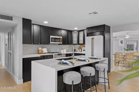 3468 E Voltaire Dr, Phoenix, AZ 85032