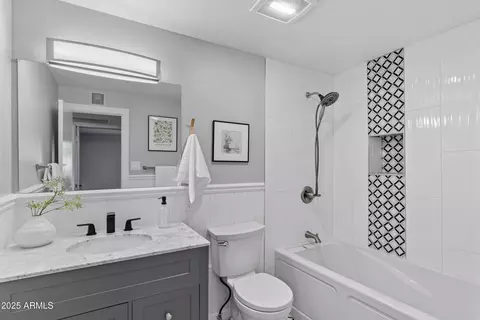 Bath - 3468 E Voltaire Dr, Phoenix, AZ 85032 photo 3 of 4