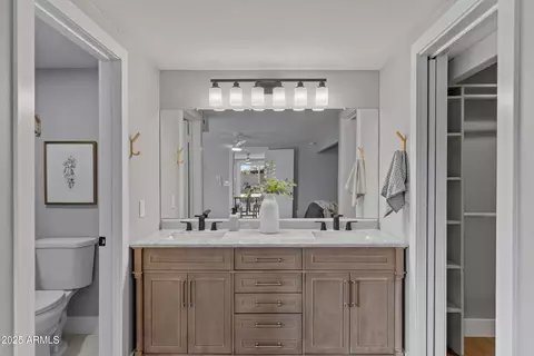 Bath - 3468 E Voltaire Dr, Phoenix, AZ 85032 photo 1 of 4
