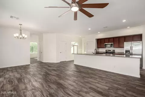 900 S Canal Dr #238, Chandler, AZ 85225
