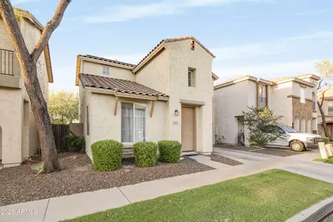 Exterior - 1512 E Chipman Rd, Phoenix, AZ 85040 photo 2 of 4