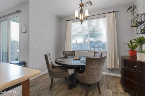 Dining - 1512 E Chipman Rd, Phoenix, AZ 85040 photo 1 of 1