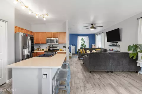 Kitchen - 1512 E Chipman Rd, Phoenix, AZ 85040 photo 3 of 3