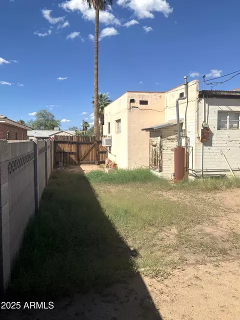 Exterior - 1637 E Roma Ave, Phoenix, AZ 85016 photo 10 of 18