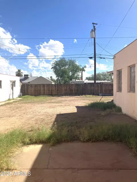 Exterior - 1637 E Roma Ave, Phoenix, AZ 85016 photo 14 of 18