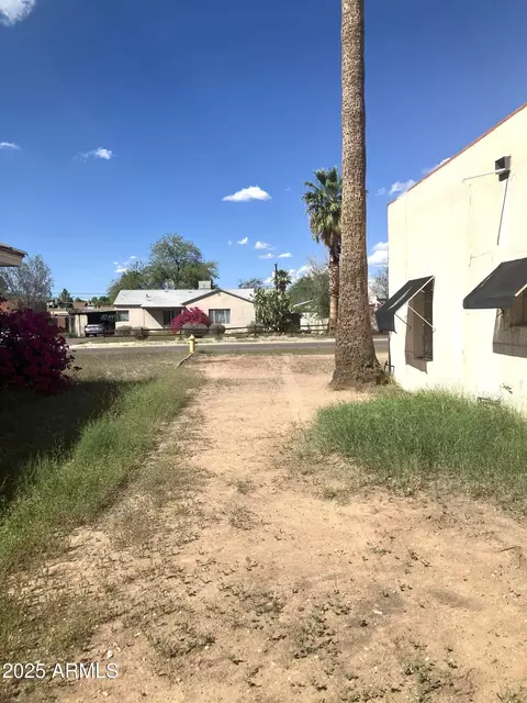 Exterior - 1637 E Roma Ave, Phoenix, AZ 85016 photo 3 of 18