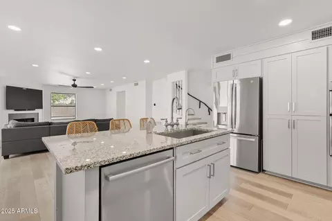 Kitchen - 2034 E Cortez Dr, Gilbert, AZ 85234 photo 6 of 7
