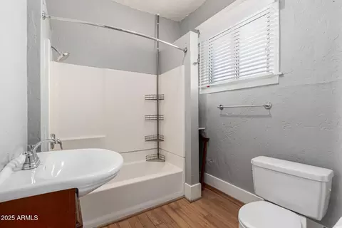 Bath - 116 E Hadley St, Phoenix, AZ 85004 photo 1 of 2