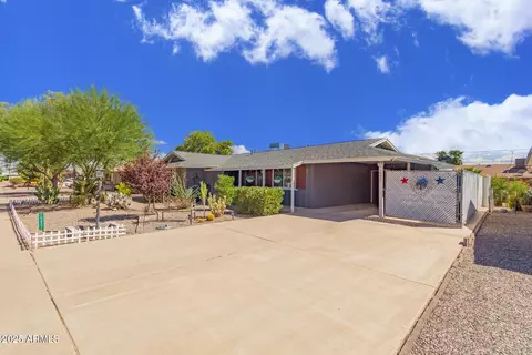 10807 W Canterbury Dr, Sun City, AZ 85351