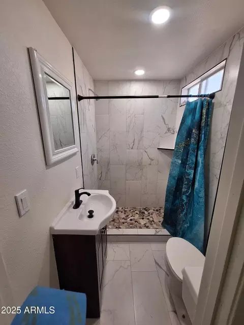 Bath - 757 E 2nd St, Mesa, AZ 85203 photo 1 of 1