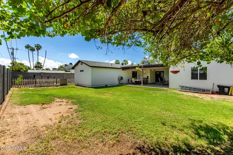 Exterior - 3439 N 45th Pl, Phoenix, AZ 85018 photo 9 of 12