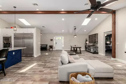Entry Way - 3439 N 45th Pl, Phoenix, AZ 85018 photo 1 of 3