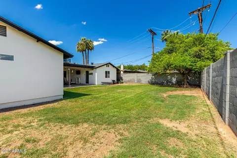 Exterior - 3439 N 45th Pl, Phoenix, AZ 85018 photo 11 of 12