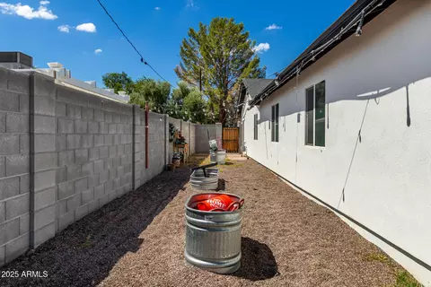 Exterior - 3439 N 45th Pl, Phoenix, AZ 85018 photo 12 of 12