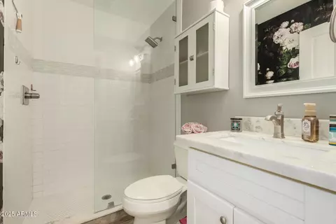 Bath - 3439 N 45th Pl, Phoenix, AZ 85018 photo 7 of 7