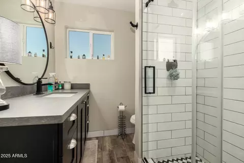 Bath - 3439 N 45th Pl, Phoenix, AZ 85018 photo 5 of 7