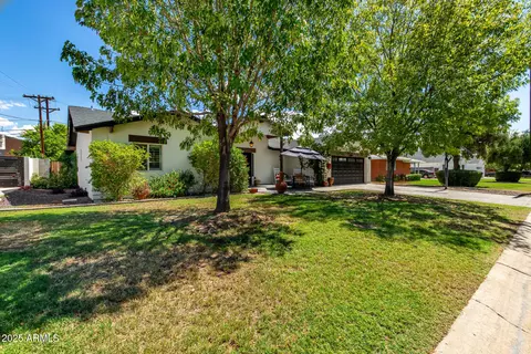 Exterior - 3439 N 45th Pl, Phoenix, AZ 85018 photo 2 of 12
