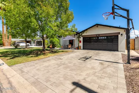 Exterior - 3439 N 45th Pl, Phoenix, AZ 85018 photo 4 of 12
