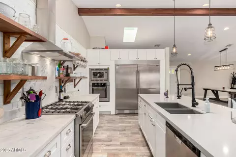 Kitchen - 3439 N 45th Pl, Phoenix, AZ 85018 photo 2 of 5