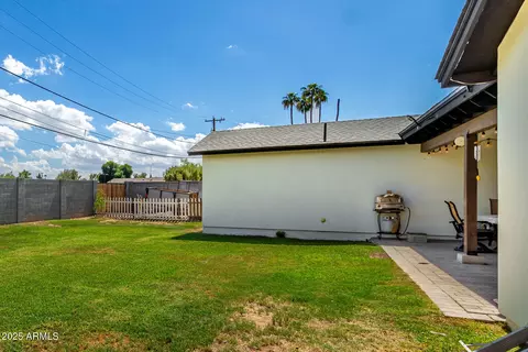 Exterior - 3439 N 45th Pl, Phoenix, AZ 85018 photo 6 of 12