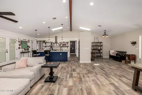 Entry Way - 3439 N 45th Pl, Phoenix, AZ 85018 photo 2 of 3