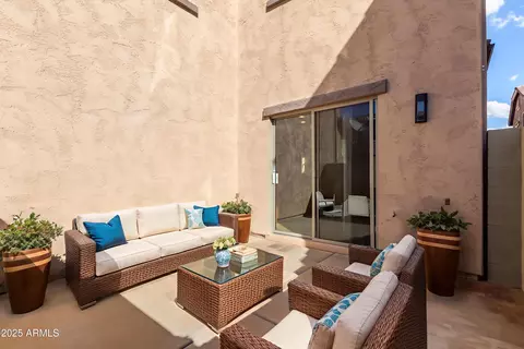 Exterior - 3969 E Cat Balue Dr, Phoenix, AZ 85050 photo 2 of 2