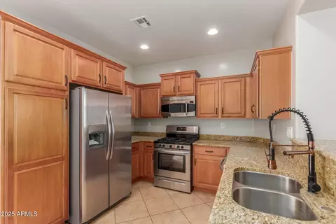 Kitchen - 3969 E Cat Balue Dr, Phoenix, AZ 85050 photo 1 of 1