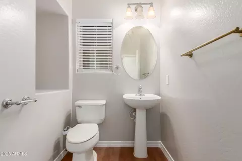 Bath - 3969 E Cat Balue Dr, Phoenix, AZ 85050 photo 1 of 3