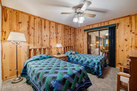 Bedroom - 2240 Roundabout Way, Overgaard, AZ 85933 photo 3 of 5