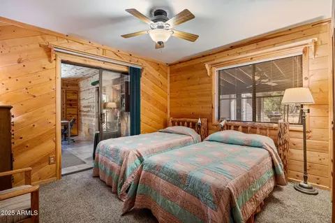 Bedroom - 2240 Roundabout Way, Overgaard, AZ 85933 photo 2 of 5