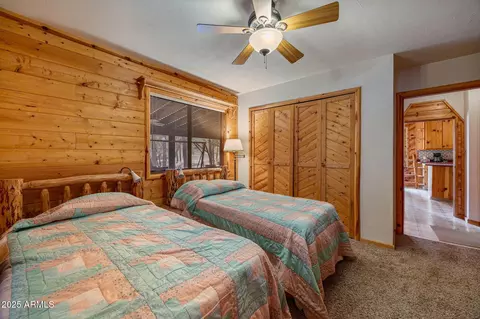 Bedroom - 2240 Roundabout Way, Overgaard, AZ 85933 photo 1 of 5