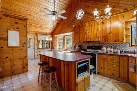 Kitchen - 2240 Roundabout Way, Overgaard, AZ 85933 photo 1 of 2