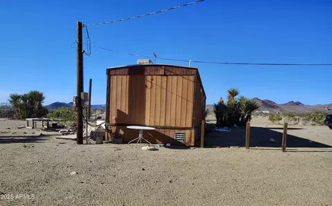 15613 N Flores Dr, Dolan Springs, AZ 86441