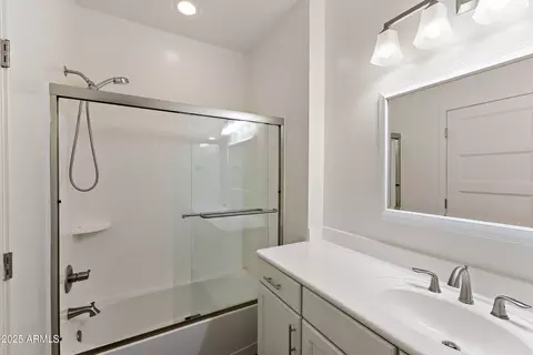 Bath - 1252 E Curry Rd, Tempe, AZ 85288 photo 5 of 6