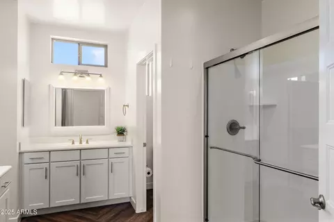 Bath - 1252 E Curry Rd, Tempe, AZ 85288 photo 2 of 6