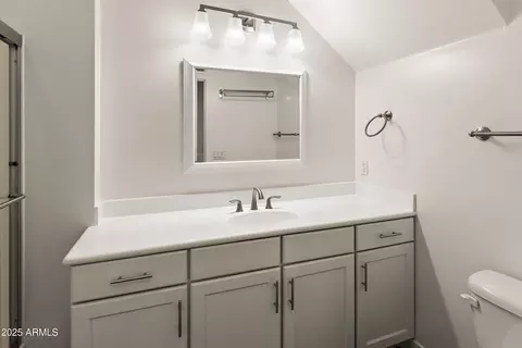 Bath - 1252 E Curry Rd, Tempe, AZ 85288 photo 4 of 6
