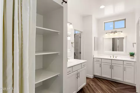 Bath - 1252 E Curry Rd, Tempe, AZ 85288 photo 1 of 6