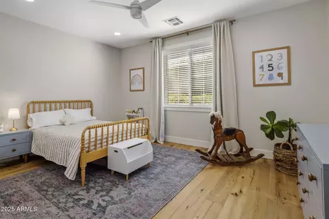 Bedroom - 4119 E Pinchot Ave, Phoenix, AZ 85018 photo 8 of 9