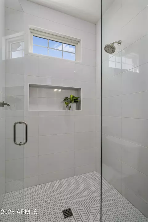 Bath - 4119 E Pinchot Ave, Phoenix, AZ 85018 photo 7 of 9